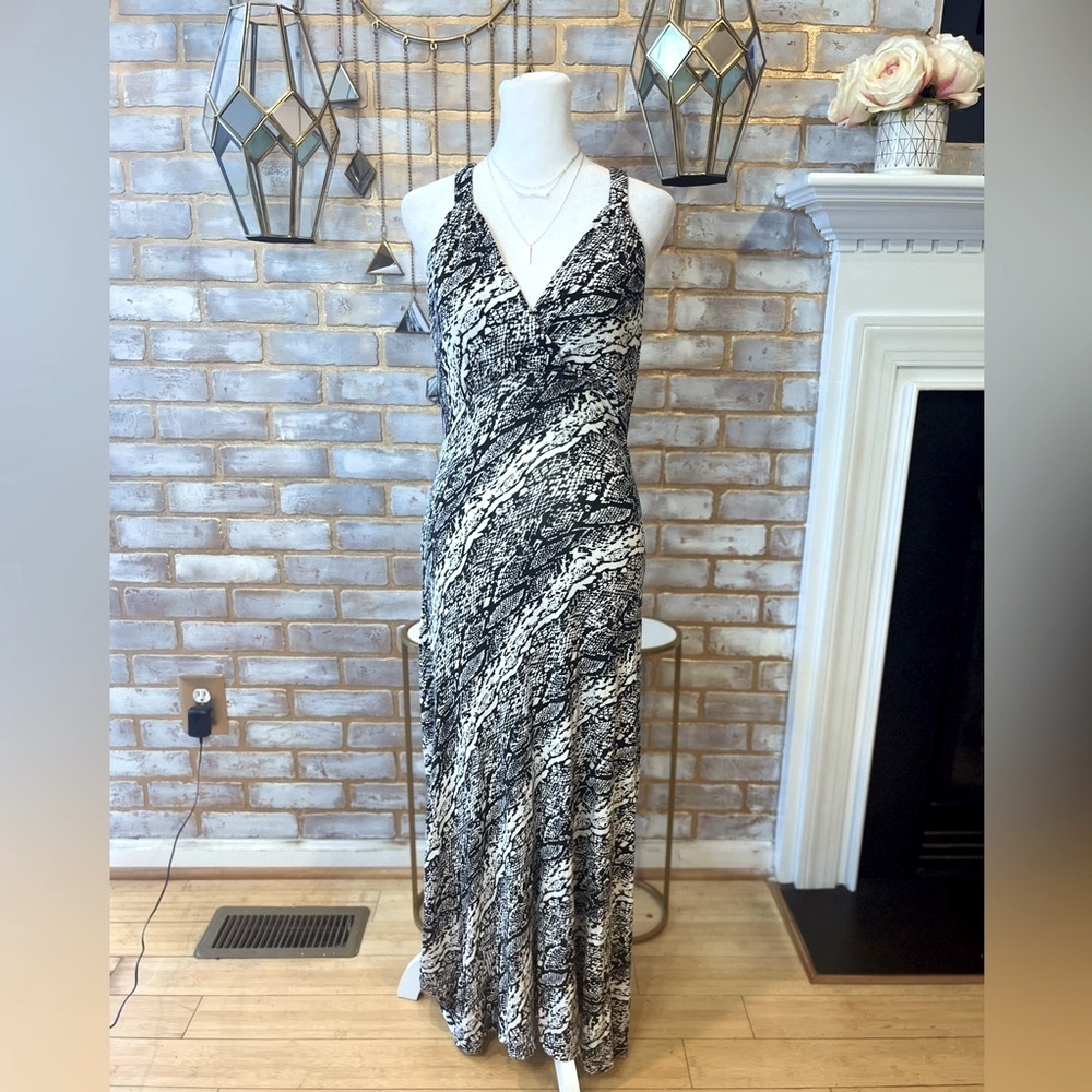 Ethyl Black and White Graphic Print T-Back Halter Maxi Dress, Women’s Size Small - Picture 2 of 8